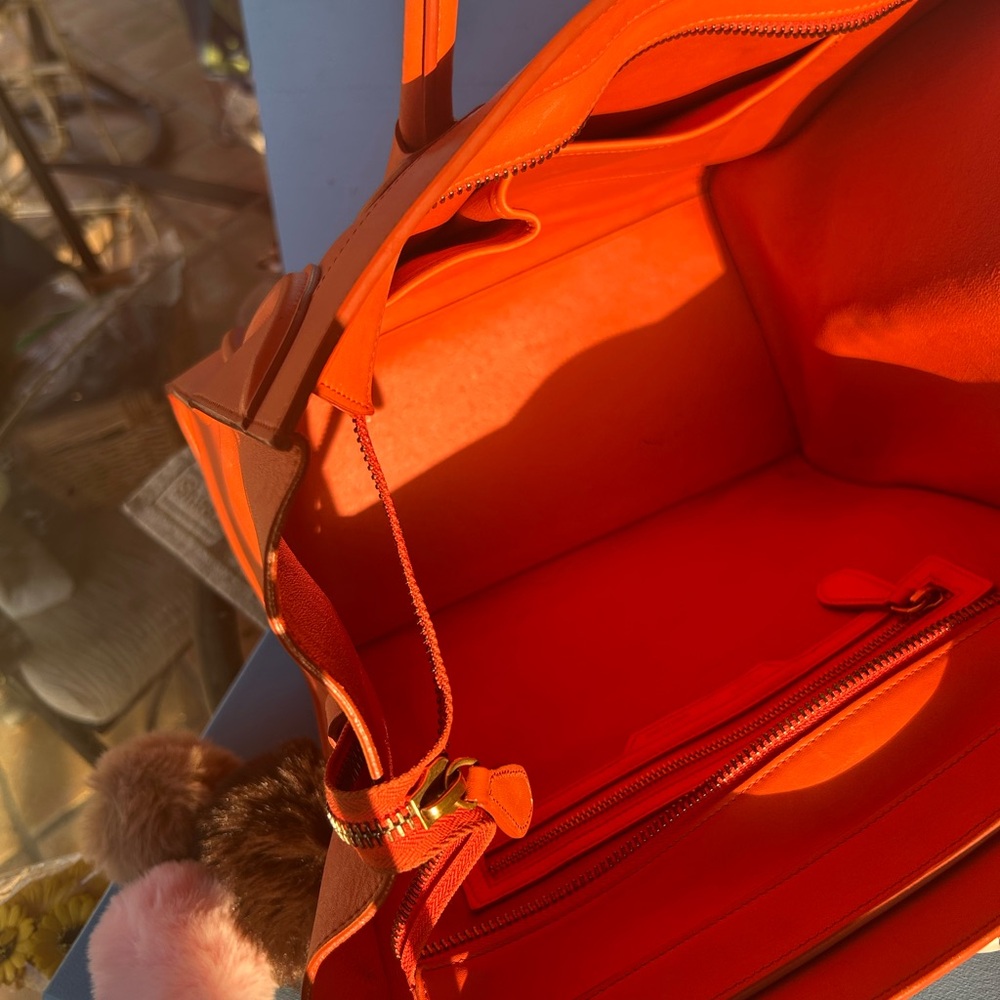 CELINE🔥🔥🔥 STUNNING Orange Tote Like a piece of Sculpture - Picture 8 of 12